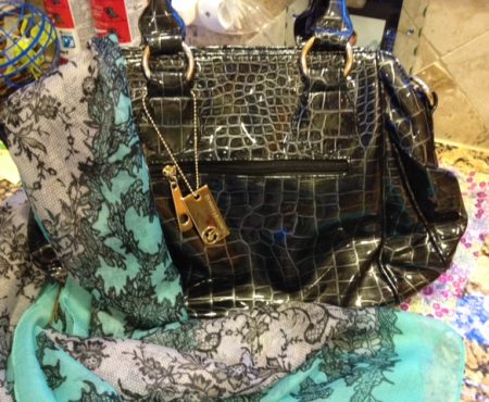 Robert Matthew Fashion Accessories For Women’s Wadrobe