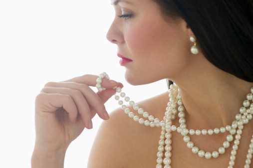 white pearls jewelry