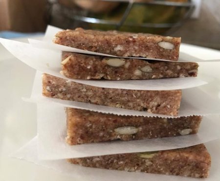 Load Up With Superfood Bars – A Raw Recipe To Delight Your Tastebuds