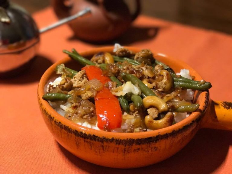 Asian Turkey And Green Beans Saute With Cashews Recipe