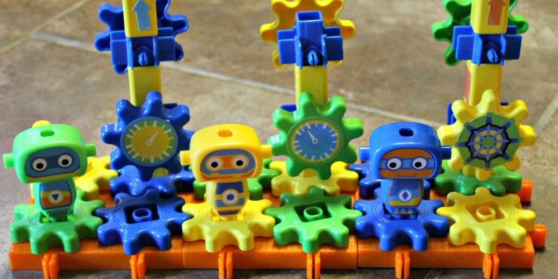 Encourage STEM Skills with the Robot Factory Building Set