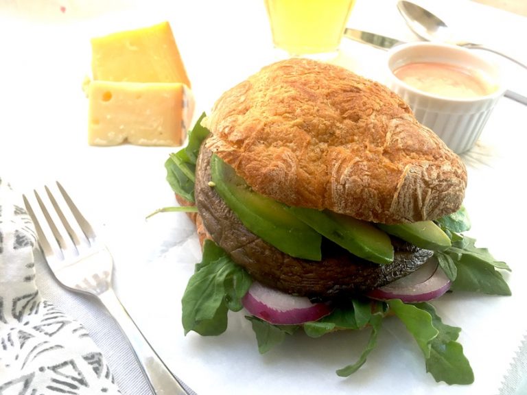 Easy cooking with antiinflammatory ingredients in Portobello Mushroom Burger recipe