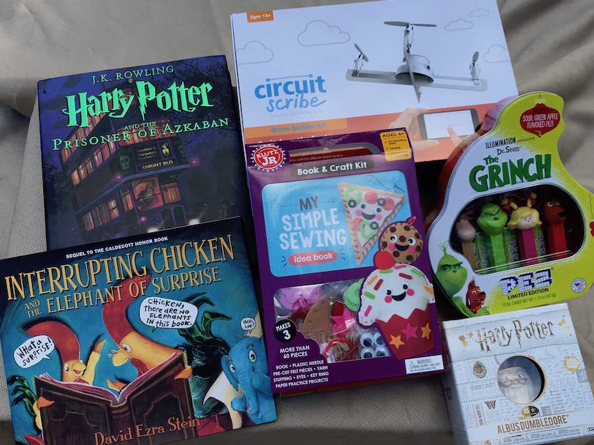 This gift guide for kids includes toys and books and STEM games to develop their creativity. Amazing gifts to grow and to learn.