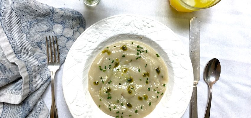 Healthy Creamy Cauliflower Leek Soup with Tarragon