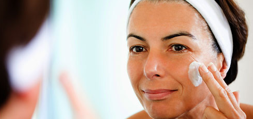 Anti-Aging Retinoid Therapy for Women for Healthy Plump Skin