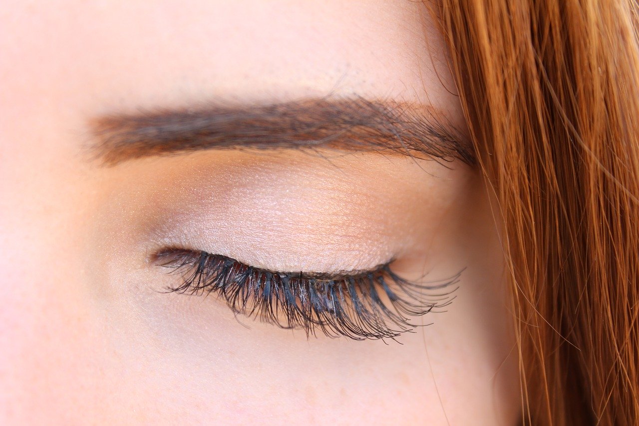 woman with extended lashes