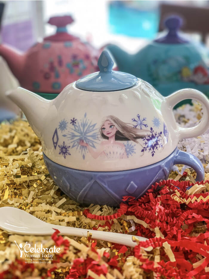 Ceramic teapot set with Disney princess