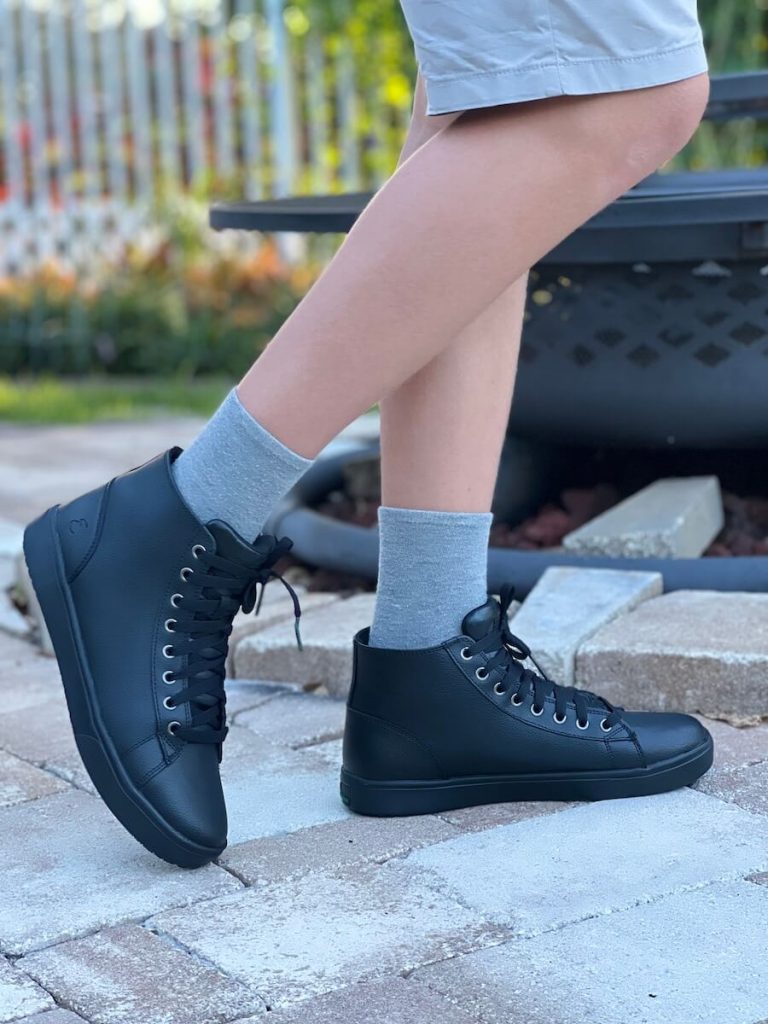 slip resistant walking shoes