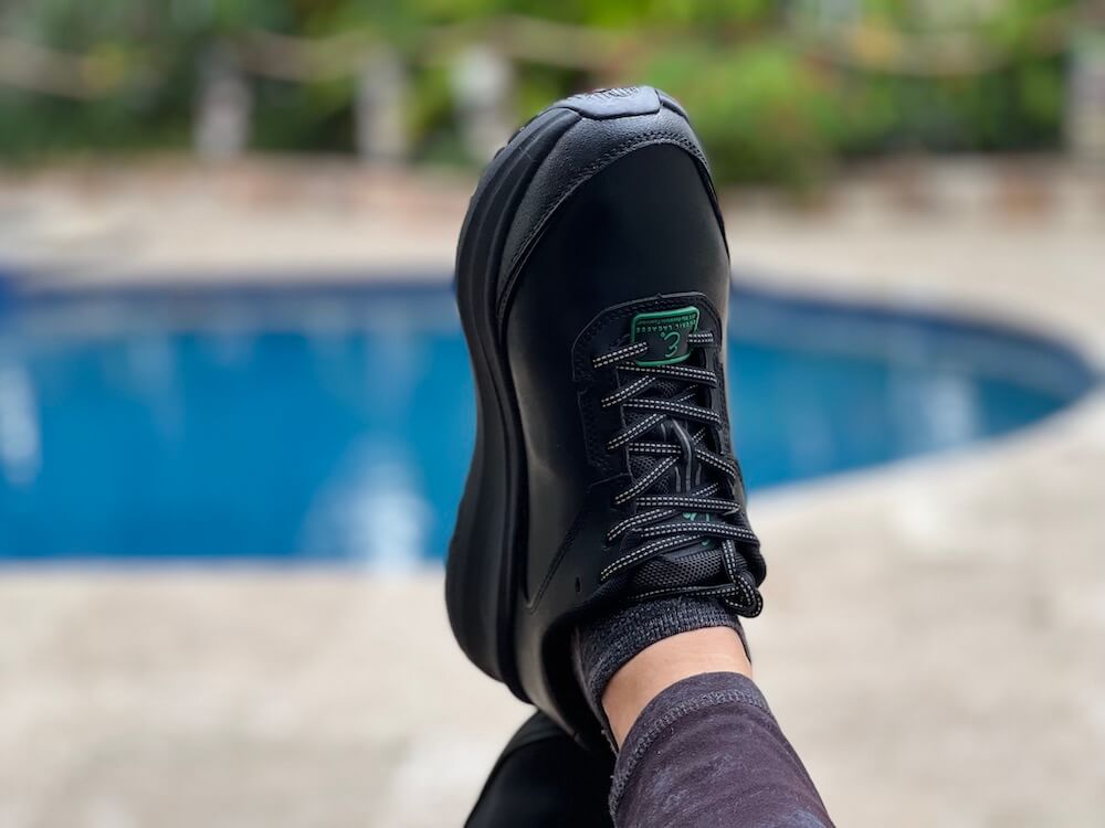 slip resistant walking shoes