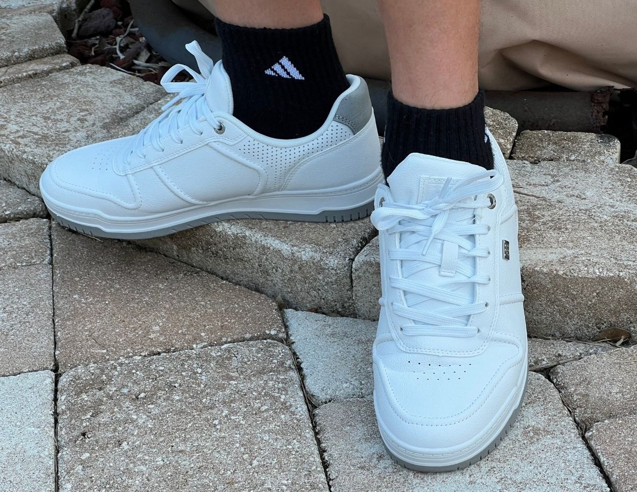 Lee Specter white sneakers